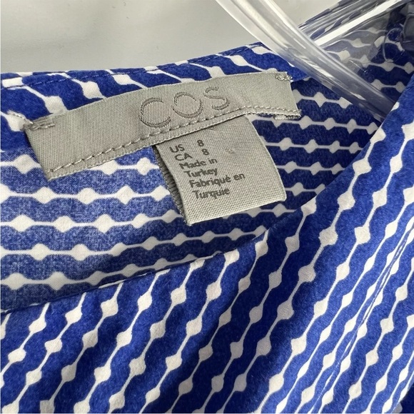 COS Blouse Womens Size 8 Blue White Graphic Pattern Twist Keyhole Neck Cotton - Picture 9 of 10